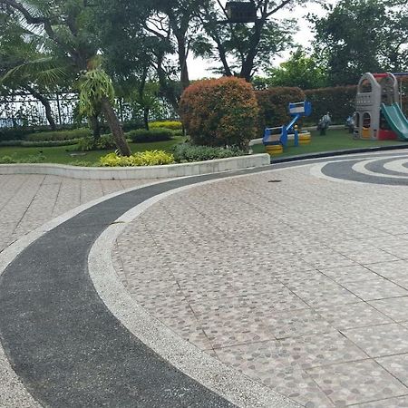 Sudirman Thamrin 87M Pool View Apartman Jakarta Kültér fotó